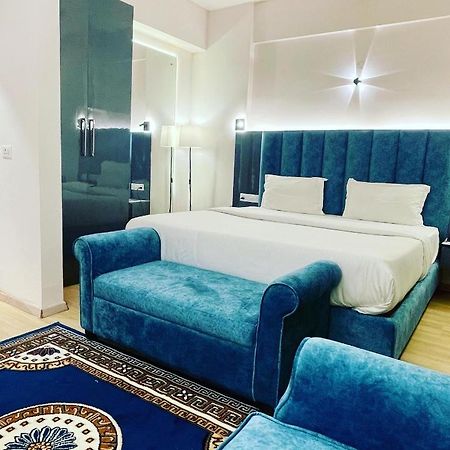 Neel Skye - Couple Friendly - Dlf My Pad, Gomtinagar , Lucknow Aparthotel Eksteriør bilde