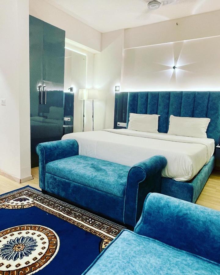 Neel Skye - Couple Friendly - Dlf My Pad, Gomtinagar , Lucknow Aparthotel Eksteriør bilde